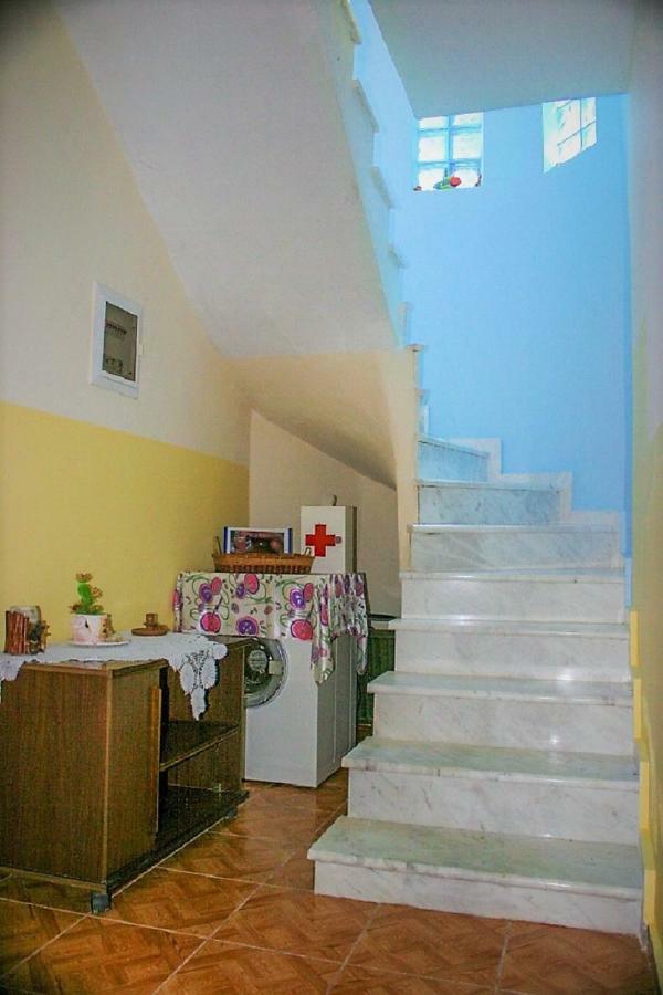 Vanna'S Holiday House Ierissos Exterior photo